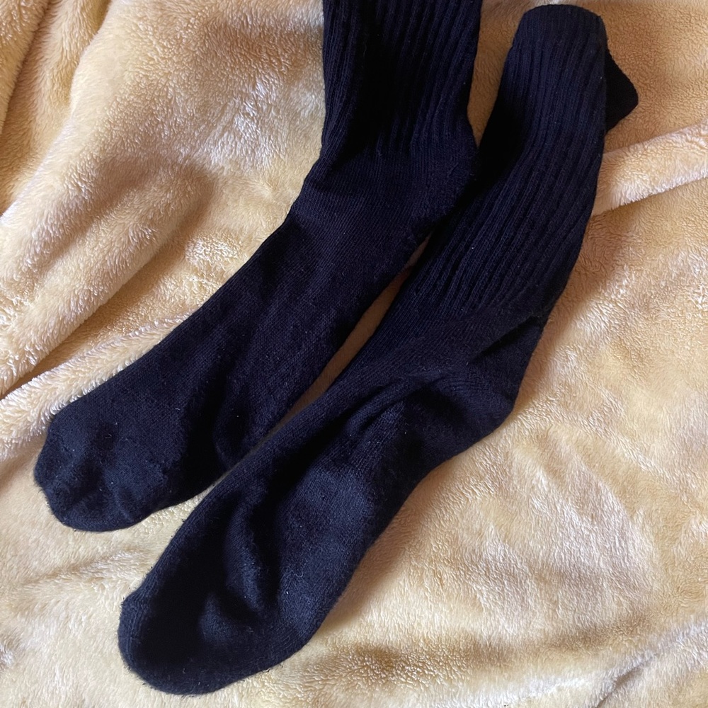 BLACK SOCKS